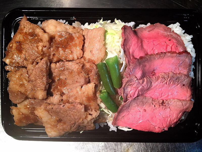 壺カルビ/ローストビーフ/串焼きタンドリーチキン/ソーセージ盛り合わせ/アルコール他
